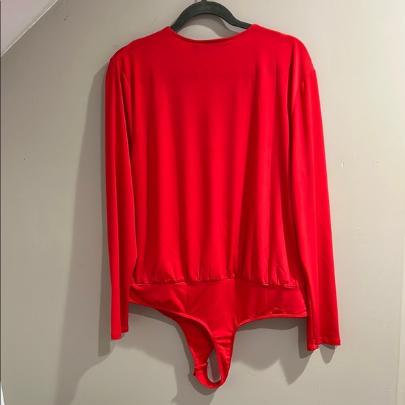 NWT New York & Company Red V-Neck Wrap Long Sleeve Bodysuit Size XXL - Picture 4 of 4